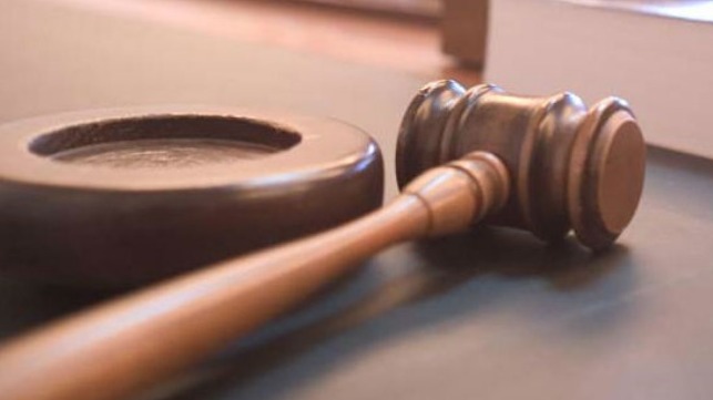 “誰(shuí)真的掌管這艘船？”