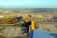 香港空運(yùn)-特性材料攔阻系統(tǒng)工程完成水穩(wěn)層鋪筑；保山機(jī)場(chǎng)擴(kuò)建項(xiàng)目開展地基