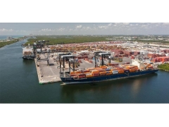 隨著即期匯率的下跌，集裝箱運輸商謹慎地走向“旺季”