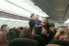 7名英國男子因鬧事被警察綁下飛機-南美國際空運