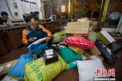 
深圳空運公司-郵政局：基本實現村村直通郵 鄉鎮快遞網點覆蓋率達到95%（圖）