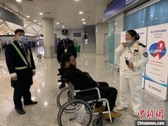 國際快遞價格表-上海兩大機場上演生死時速 空地聯動“勸退”一留學生