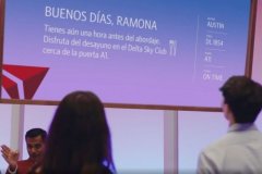 空運查詢-同一塊屏幕、不同的信息：達美航空開始測試平行現實屏幕技術