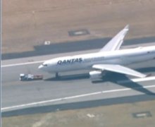 emc船公司-澳航一架飛往悉尼的客機因工程問題返航