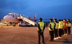 從北京托運到美國-恩施機場完成海外首批募捐物資抵港保障