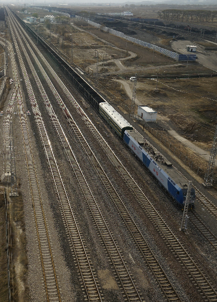 空運一噸貨物到洛杉磯-大秦鐵路3萬噸組合列車試運行