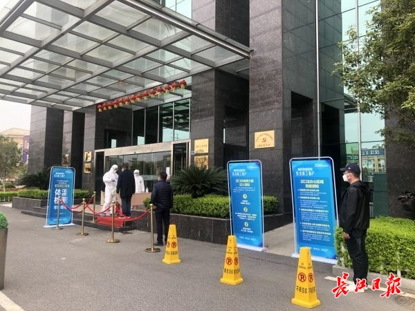 漢口北率先恢復通達全省物流專線,首日發貨5000件