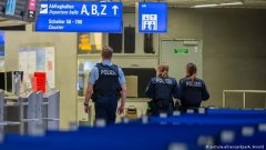 疫情下的浪漫？美國男子為見女友偽裝成德國機場清潔工 因不會德語被識破